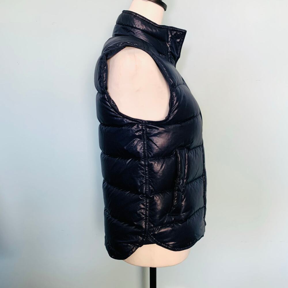 J. Crew Women’s Shiny Puffer Down Vest Size XS in Navy - Picture 5 of 9